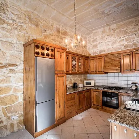 4 Bedroom Holiday Home With Private Pool Xewkija Exterior photo