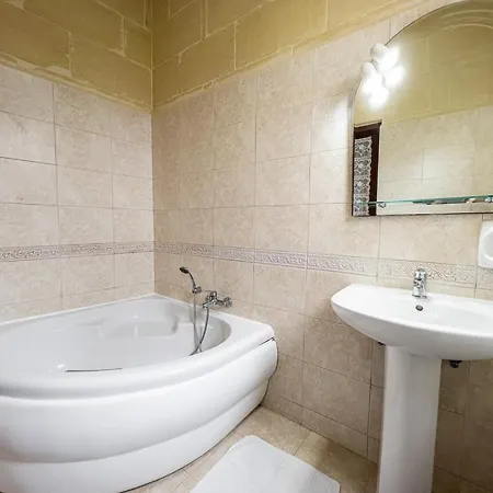 4 Bedroom Holiday Home With Private Pool Xewkija Exterior photo
