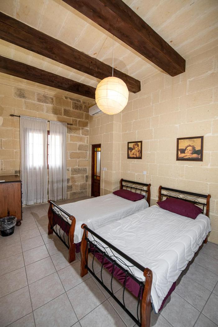 Dom wakacyjny 4 Bedroom With Private Pool Xewkija