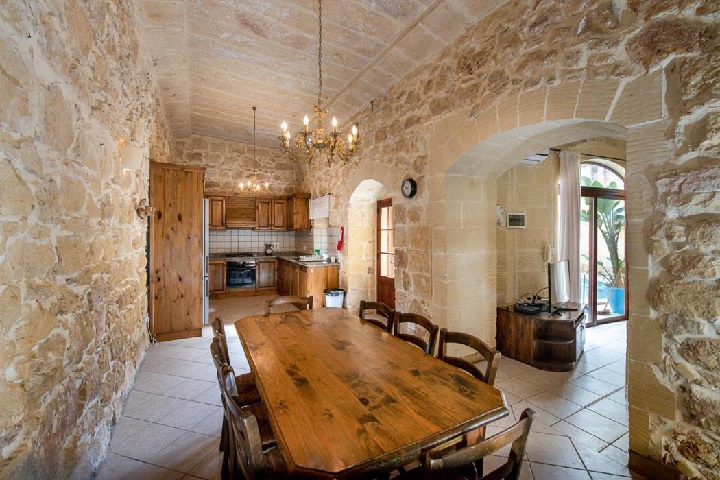 4 Bedroom With Private Pool Dom wakacyjny