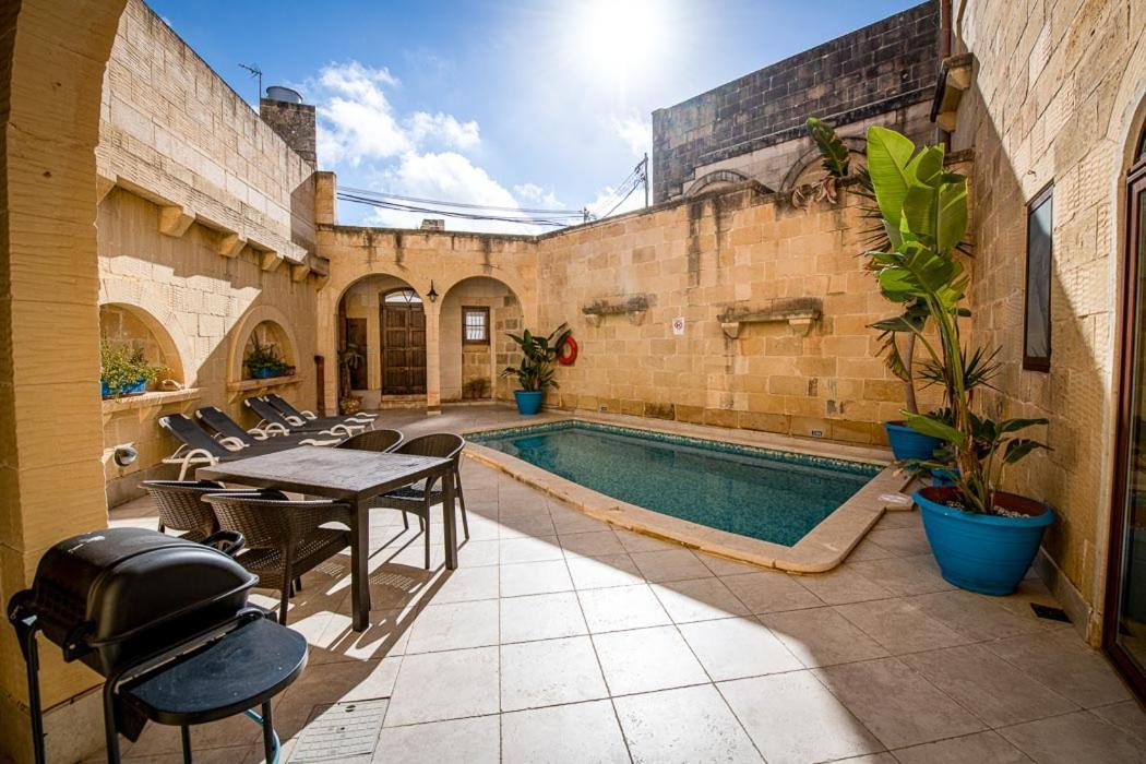 Dom wakacyjny 4 Bedroom With Private Pool Xewkija
